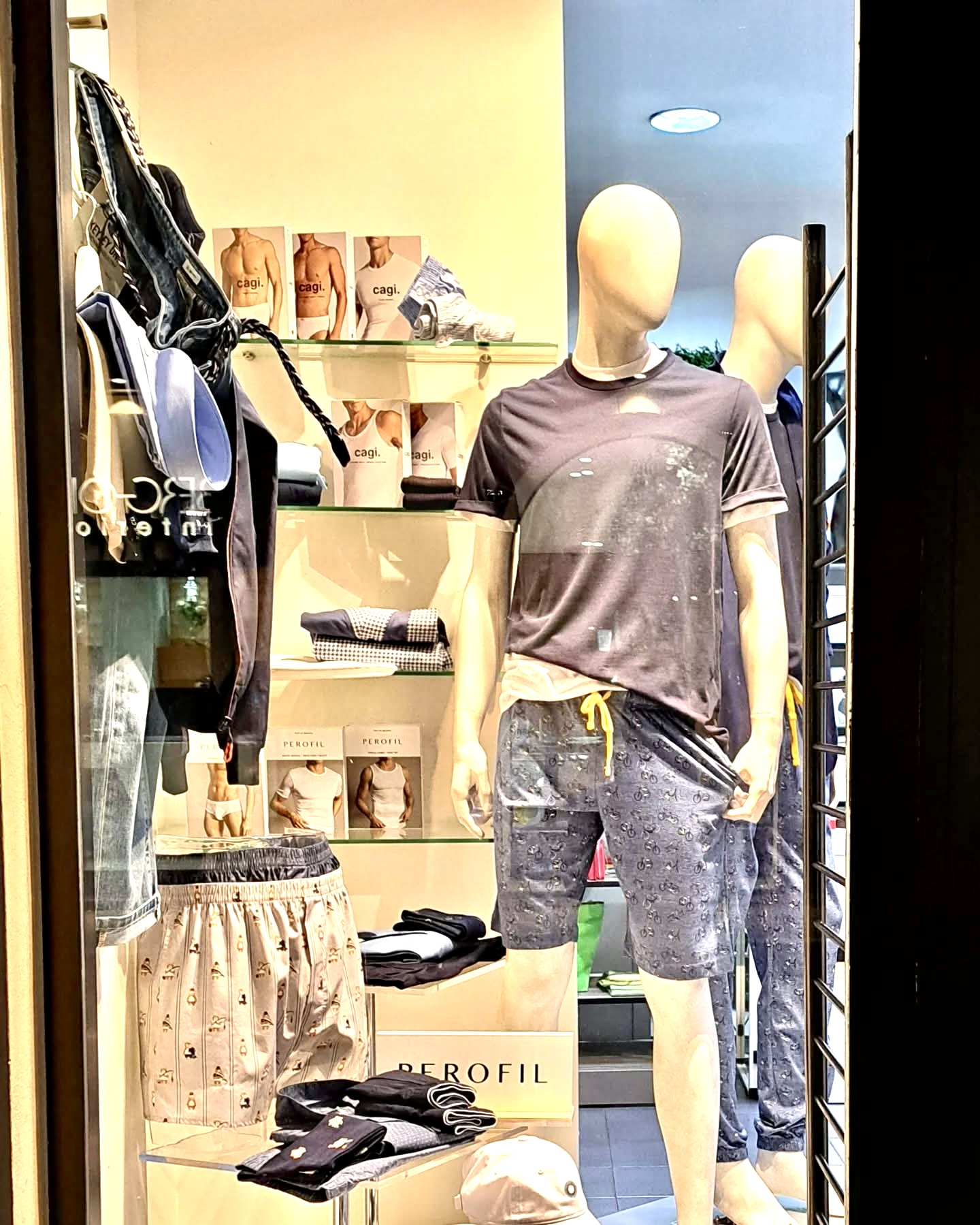 Allestimento negozio 2